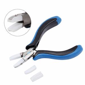 Pince à bijoux plate en acier inoxydable avec mâchoires en nylon, légère, pour un travail lisse et sans traces - Product Image 1