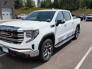 MEJOR VENDEDOR EN SUBASTAS DE CAMIONETAS USADAS 2025 S-i-e-r-r-a-1500_SLT 8Cil 355HP SLT/4dr CrewCabs 4WD G-M-C - Product Image 1