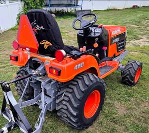 Potente 4wd Kubota Tractor M9540 60hp 75hp 80hp Maquinaria agrícola Compre ahora Venta al por mayor Entrega rápida Envío a todo el país. - Product Image 4