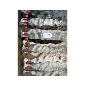 Extensiones onduladas de color gris plateado, estilo de onda profunda suelta, cabello humano liso suave y sedoso a granel, cabello sintético trenzado de Color gris Natural - Product Image 1