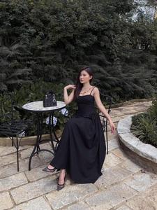 Vestido maxi de seda con cuello cuadrado sin mangas TieBack Fit Flare Invitados de noche Ocasiones casuales Patrón sólido para damas de honor - Product Image 2