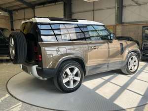 SUV d'occasion 2024, importation européenne, conduite à gauche, moteur 4.1-6L, transmission automatique, sièges en cuir, livraison rapide disponible - Product Image 3