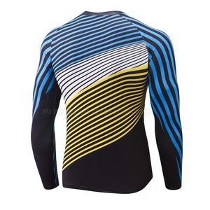 T-shirts de compression pour hommes de haute qualité Conception légère et ajustée avec couleur unie pour les entraînements - Product Image 2