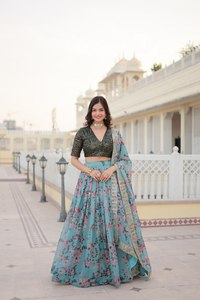 Xu hướng bên mặc lehenga choli giàu vải lụa với đá làm việc với gương ban đầu và Kim Cương Làm việc lehenga choli - Product Image 3