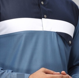 Thobe musulman pour homme, nouveau modèle arabe, panneau personnalisé, couleur unie, teinture personnalisée, logo personnalisé, rayure blanche sur la poitrine, robe longue en coton - Product Image 6