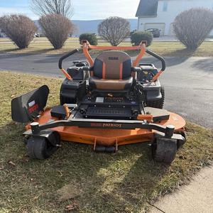 Achetez des tondeuses commerciales Scag dès aujourd'hui et profitez d'une livraison rapide, d'une qualité supérieure et d'une performance optimale pour tous vos besoins en aménagement paysager. Vente en gros. - Product Image 3