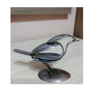 Œuvre d'art en aluminium coulé sculpté, créée comme une pièce maîtresse de décoration pour les environnements intérieurs raffinés - Product Image 6
