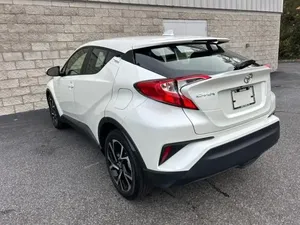 Toyota CHR XLE 2020 d'occasion, super propre - Product Image 3