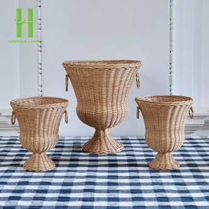 Florero decorativo de ratán tejido a mano Vieira minimalista de alta calidad, jarrón de mesa de ratán, OEM meticuloso de la fábrica de Vietnam - Product Image 3