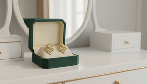 Boucles d'oreilles modernes à clous carrés entrelacés en forme de diamant pour femmes |   Boucles d'oreilles à porter au quotidien - Product Image 6