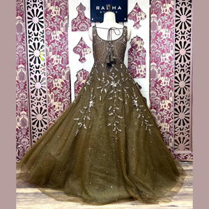 Vestido de moda en color marrón café rico con trabajo pesado a mano múltiple con lentejuelas Beats e hilo perfecto para bodas Look - Product Image 3