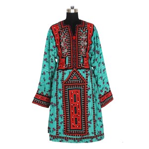 Robe Balochi Vintage Traditionnelle Fait à la Main Collection de Robe Banjara Balochi Brodée à la Main Vintage, Banjara Ethnique 2025 - Product Image 5