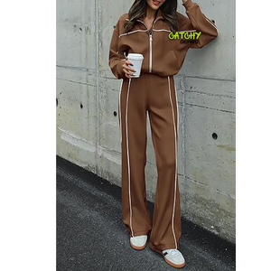 Ensemble deux pièces d'entraînement avec logo personnalisé pour femme, ensemble veste à capuche et pantalon évasé à rayures pour fitness et yoga, survêtement pour femme - Product Image 3