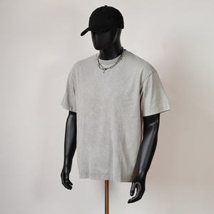 T-shirt vintage en coton 280 GSM à épaules tombantes, coupe ample et oversize, effet délavé, vierge, grande taille pour hommes - Product Image 4