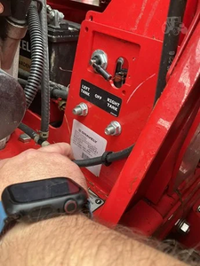 เครื่องตัดหญ้าแบบ Zero Turn ยี่ห้อ Gravely Pro-Turn 560 มือสอง ราคาถูก ประหยัด พร้อมขาย ขนาด 60 นิ้ว สำหรับงานพาณิชย์ พร้อมจัดส่ง - Product Image 4