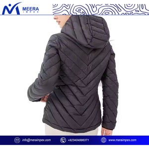 Parka acolchada personalizada OEM ODM al por mayor para niñas chaqueta acolchada de invierno con capucha de burbuja chaqueta gruesa cálida de manga larga para mujeres - Product Image 4