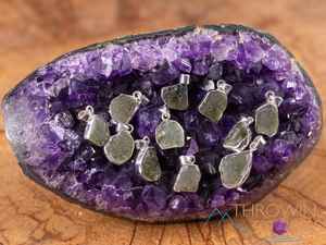 Joyería de Moldavita Certificada, Colgante de Moldavita en Bruto, Bisel Liso de Plata de Ley, Diseño Único E2161 - Product Image 5