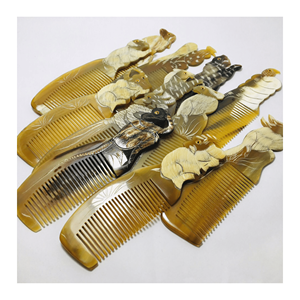 หวีเขาทำมือจากเขาควายธรรมชาติเพื่อการหวีผมที่เรียบลื่นและป้องกันไฟฟ้าสถิตย์ ผลิตโดยช่างฝีมือในเวียดนาม - Product Image 6