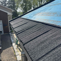 Tuile de toiture en pierre enduite Dallas Shake Pro pour les distributeurs, approvisionnement en vrac directement sur le système de pont, toiture en métal enduite de pierre solide