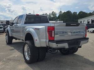 Pick-up Ford F-450 Super Duty Platinum 4x4 Platinum 4 portes Crew Cab 8 pieds LB DRW d'occasion à prix abordable à vendre - Product Image 2