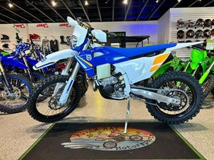 Motocicleta Todoterreno SPEEDER PERFORMANCE FES 450 Hard Enduro Dual Sport Inalámbrica/Con Batería - Product Image 1