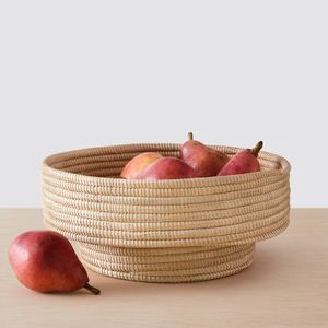 Cuenco de ratán tejido a mano duradero con artesanía tradicional, perfecto para la decoración del hogar de estilo costero y de granja - Product Image 3