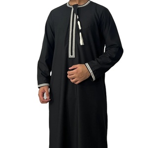 2023 nouveau design en gros robe musulmane musulmane dubaï islamique thobe vêtements hommes Thobe solide teint hommes personnalisé poitrine tussle conception - Product Image 2