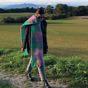 Bufanda larga gruesa de invierno de colores del arco iris al por mayor para mujer, bufanda de Mohair de Cachemira con borlas tejidas, bufandas, chal - Product Image 2