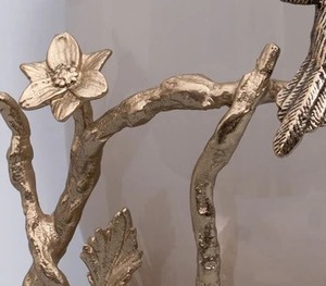 Florero Artístico Único Con Pájaros Dorados Y Motivo Floral Ideal Para Crear Un Acento Sofisticado En El Hogar O La Oficina - Product Image 6