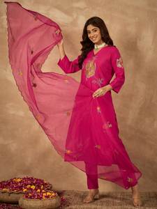 Hermosos Conjuntos Modernos de Salwar Kameez Reversibles de Chanderi Puro con Blusas Bordadas y Diseños Impresionantes para Todas las Temporadas - Product Image 2