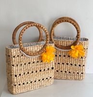 Tas Wanita Gaya Vintage dari Anyaman Eceng Gondok Koleksi 2025 Bentuk Kerang Lapisan Katun Ramah Lingkungan Kapasitas 1-1.9L Dua Tali