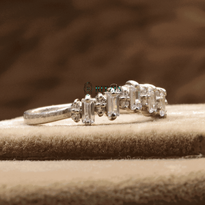 Alliance demi-éternité en diamant taille baguette et ronde pour femme - Product Image 2