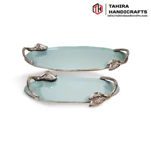 最畅销的椭圆形餐桌装饰托盘金属天蓝色珐琅婚礼托盘，带叶柄