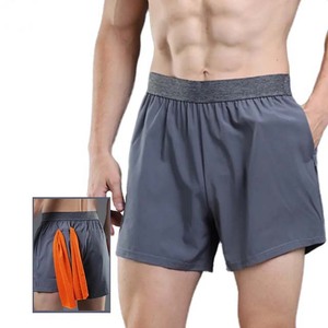 Pantalones cortos cómodos con cintura elástica para hombre, pantalones cortos de entrenamiento con tela suave al tacto, diseño elegante para un estilo de vida activo para hombre - Product Image 1