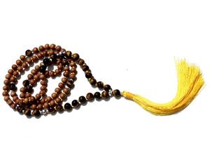 Collar de cuentas de madera de sándalo pulido con ojo de tigre, estilo bohemio indio, hecho a mano, con 108 nudos - Product Image 3
