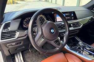 2023 BMW X5 M50i Essence faible kilométrage - Product Image 6