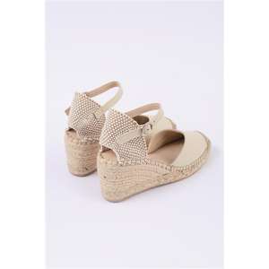 Alpargata cerrada con punta en cuña - Product Image 3