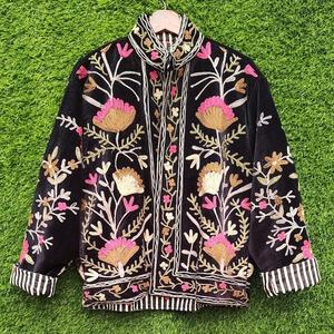 Veste Suzani colorée, ethnique, faite à la main, pour femmes, tenue de festival de broderie florale bohème, la plus vendue, disponible à bas prix - Product Image 1