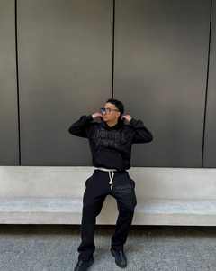 Chándal de peso pesado personalizado de OEM, dos piezas, parche bordado desgastado, pantalones cortos de gimnasio y conjuntos de Sudadera con capucha de diamantes de imitación lavados con ácido para hombres - Product Image 1