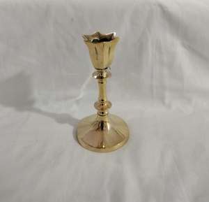 Bougeoir en métal doré à prix d'usine RTS Nouveau design Style fleur romantique avec boîte-cadeau pour décoration de table de mariage et usage domestique - Product Image 1