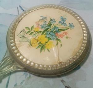 Miroir à main en résine avec finition lisse et brillante, parfait pour un usage quotidien, le maquillage ou des fins décoratives, ajoutant une touche élégante - Product Image 6