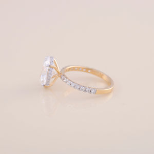 Anillo de Compromiso con Diamante Ovalado de Laboratorio de 3CT, 0.506CT, Engaste Pavé, Oro Amarillo/Blanco/Rosa de 9K, Engaste de 4 Puntas, Bañado en Rodio, IGI - Product Image 4