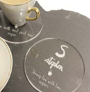 Dessous de verre ronds en acrylique transparent fait à la main de qualité supérieure pour café et thé Tapis et tampons de vaisselle élégants pour une protection ultime - Product Image 1
