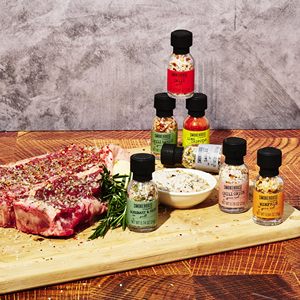 Smokehouse by Thoughtfully, Set de Especias Gourmet para Asar, con Envoltura King of the Grill, Incluye 20 Condimentos para Barbacoa - Product Image 5