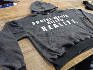 Sweat-shirt unisexe surdimensionné en molleton de coton 400 GSM délavé à l'acide, impression sérigraphique, coupe régulière, hiver, délavé à l'acide, usé - Product Image 3