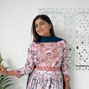 ใหม่ชุดสูท3ชิ้นสำหรับงานเลี้ยงออกแบบคอลเลกชันฮิตของ naira ที่สวยงามตัดกางเกง kurti-plazzo ยาวกับ dupatta ราคาขายส่ง - Product Image 1