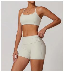 Conjunto Deportivo de Dos Piezas para Mujer al por Mayor, Sujetador Deportivo Sólido y Leggings Cortos de Cintura Alta, Ropa Deportiva - Product Image 4