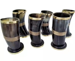 Vidrio de cuerno para beber vikingo corto hecho a mano para decoración de mesa por tradebit - Product Image 5
