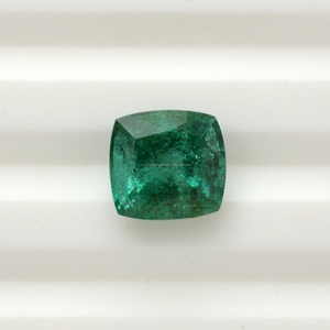 พลอยเบาะสีเขียวมรกตธรรมชาติ2.42 CT สำหรับทำแหวนอัญมณีสีเขียวแซมเบีย - Product Image 3