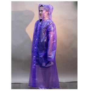 Ropa impermeable colorida Pedidos personalizados Precio al por mayor MOQ bajo Impermeables CON CAPUCHA DE PE para una sola persona Origen de Vietnam - Product Image 1